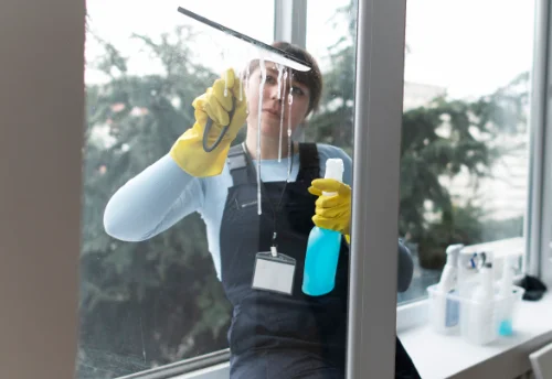 Nettoyage de vitres intérieures et extérieures à Étrépagny